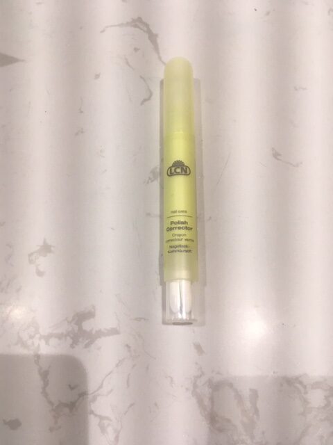 Nagellackkorrekturstift